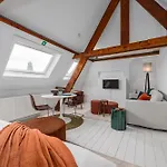 The Blue House - Guest Suite 2